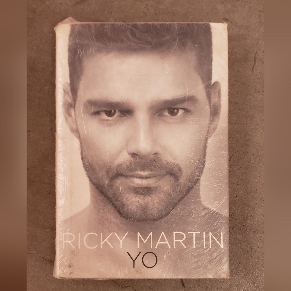 Ricky Martin Biography In Spaniah 'YO' Hardback